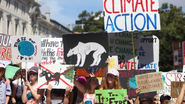 지난 3월 15일(금)에도 전세계 학생들이 기후변화 대응을 촉구하는 등교 거부 시위가 열렸다.