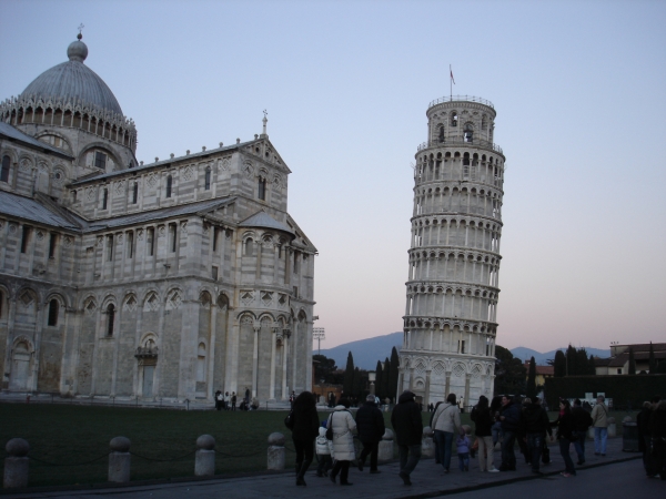 갈릴레오의 위대한 실험이 벌어졌던 피사의 사탑