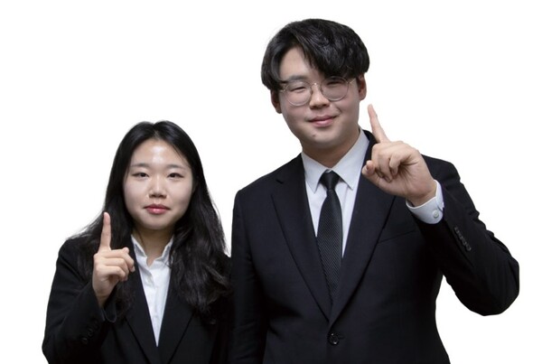 왼쪽부터 정태영(소프트웨어·23) 부후보, 손승민(정치외교·20) 정후보