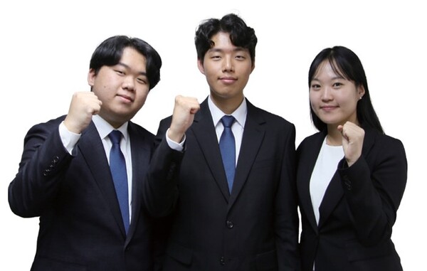 왼쪽부터 이준우(IT융합·22) 부후보, 성민규(철학·19) 정후보, 김가은(경영·22) 부후보