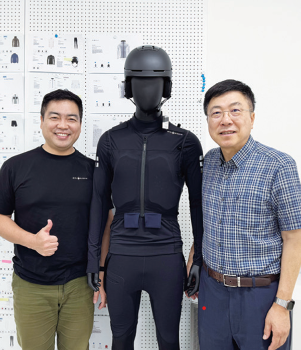 왼쪽부터 더오션스굿 박정훈 대표, 박주영 교수